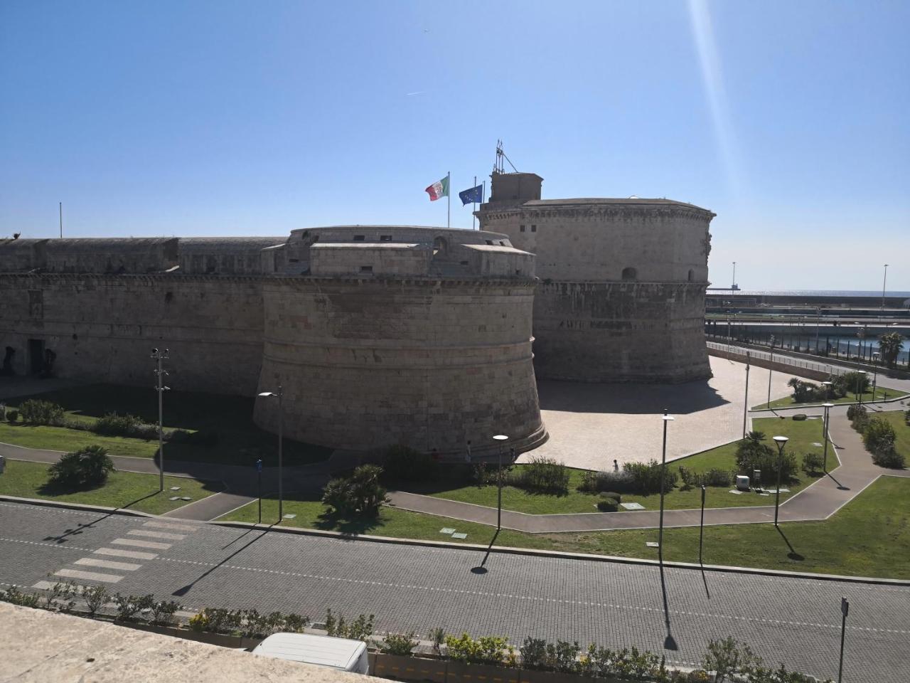 Casa Cavallotti - Modern Apartment Between Train Station And Port Civitavecchia Luaran gambar